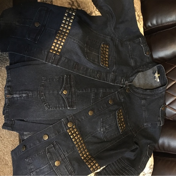 Ladies - Picture 3 of 5